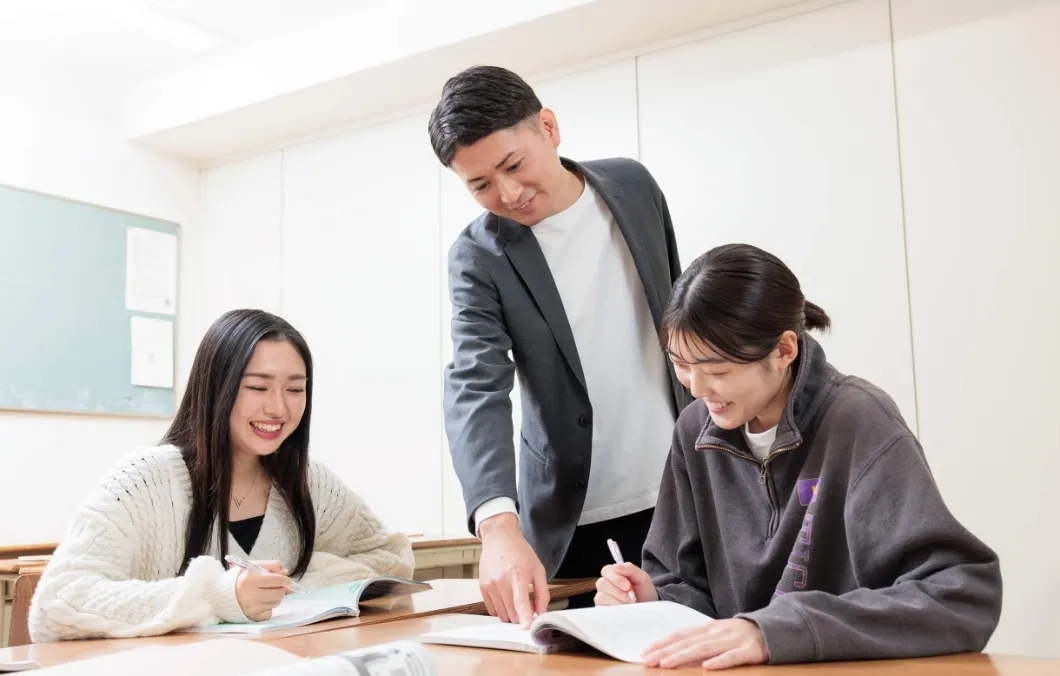 先生たちは分かりやすくて、楽しい授業づくりのための研究を重ねています